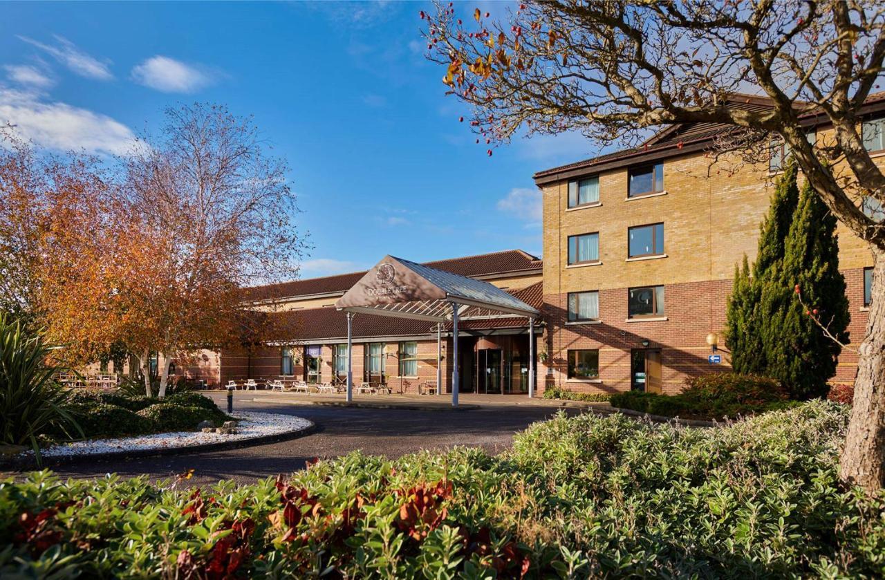 Doubletree By Hilton Swindon Hotel Exterior photo